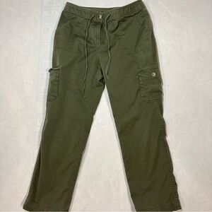 L.L. Bean Women's size 10 Green flannel lined Cargo Pants